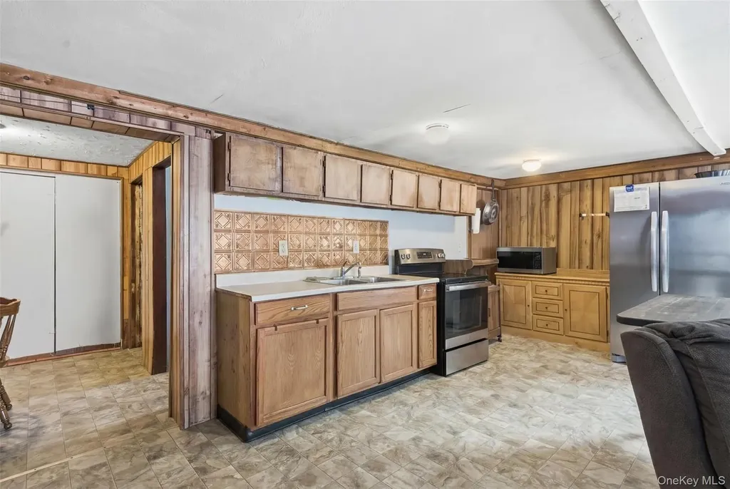 5562 Route 9g Hudson NY 12534
