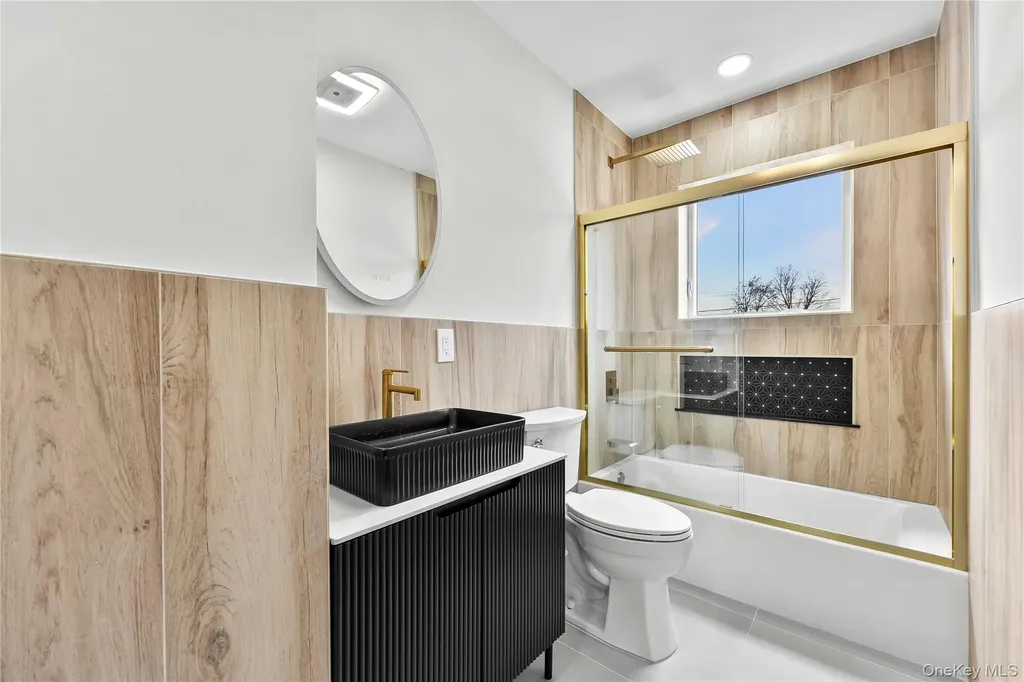 2 Orchid Road Levittown NY 11756