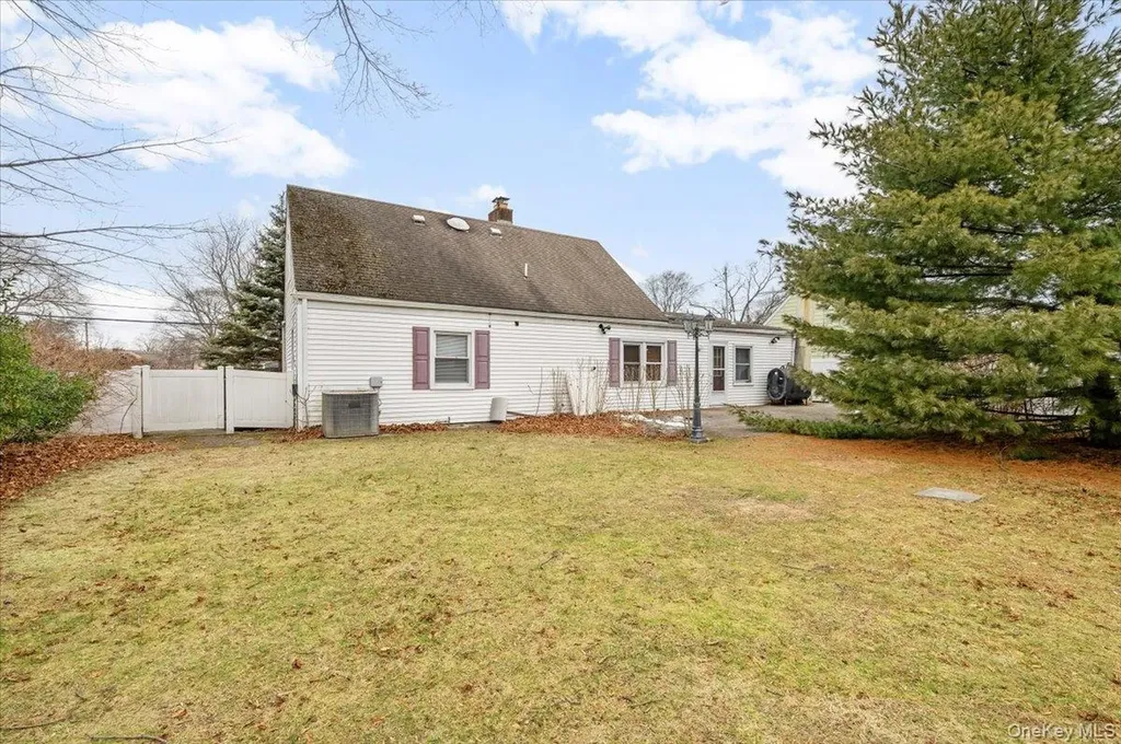 13 Jean Road West Islip NY 11795