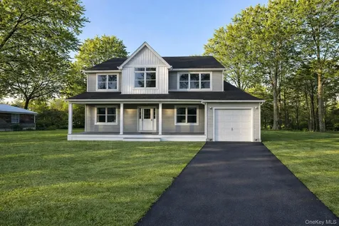 89 N South Street Manorville NY 11949