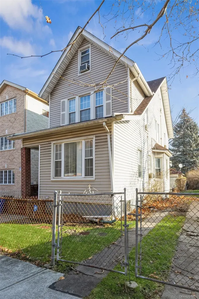 717 E 37th Street Brooklyn NY 11203