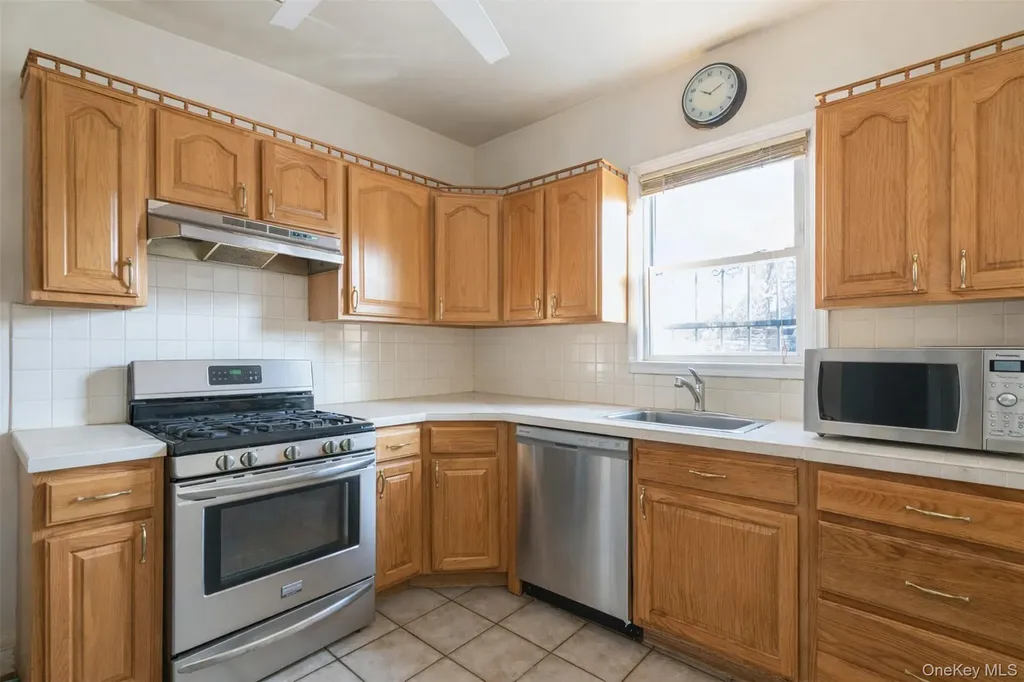 717 E 37th Street Brooklyn NY 11203