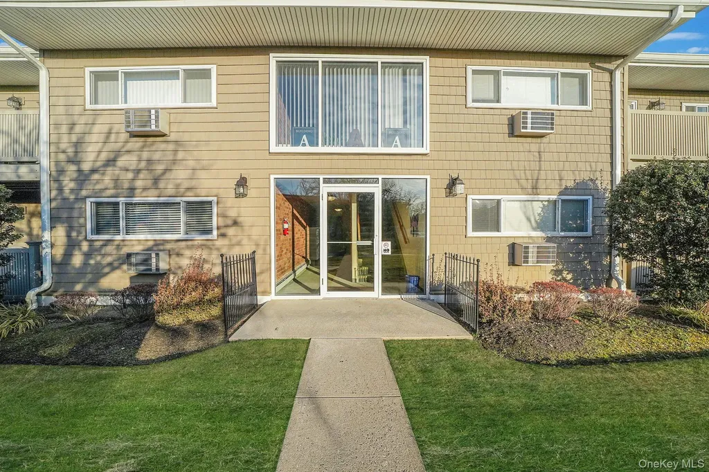 365 Route 111 Smithtown NY 11787