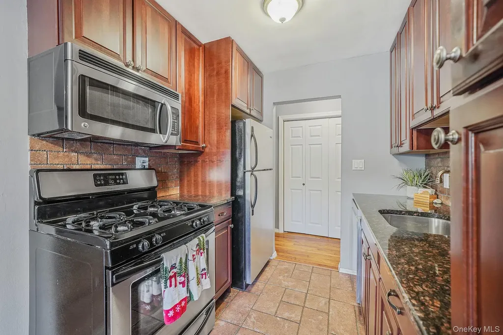 365 Route 111 Smithtown NY 11787