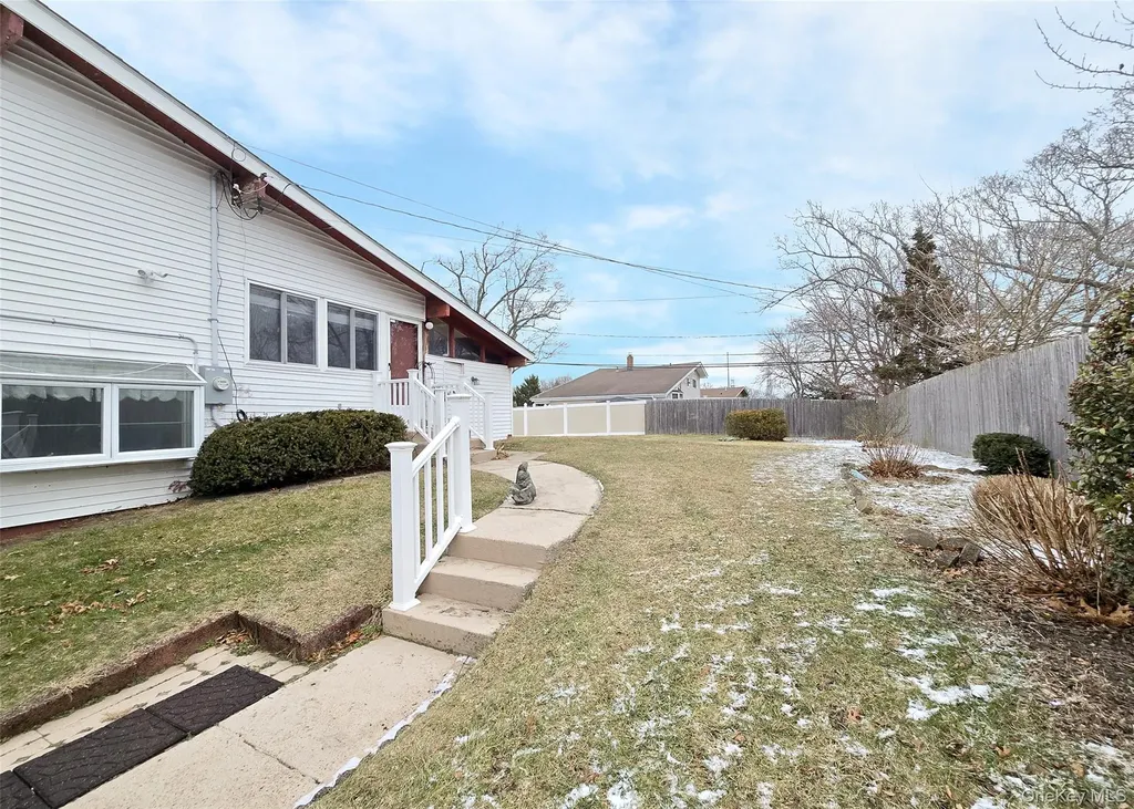 50 Spur Lane Centereach NY 11720