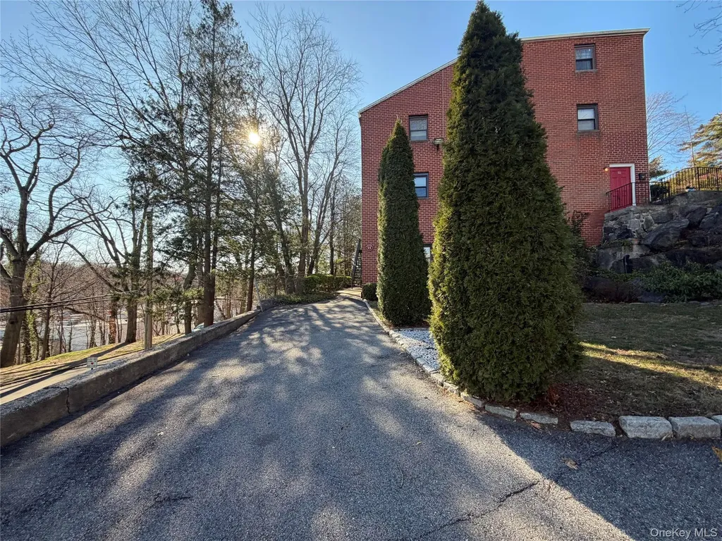55 Fieldstone Drive Hartsdale NY 10530