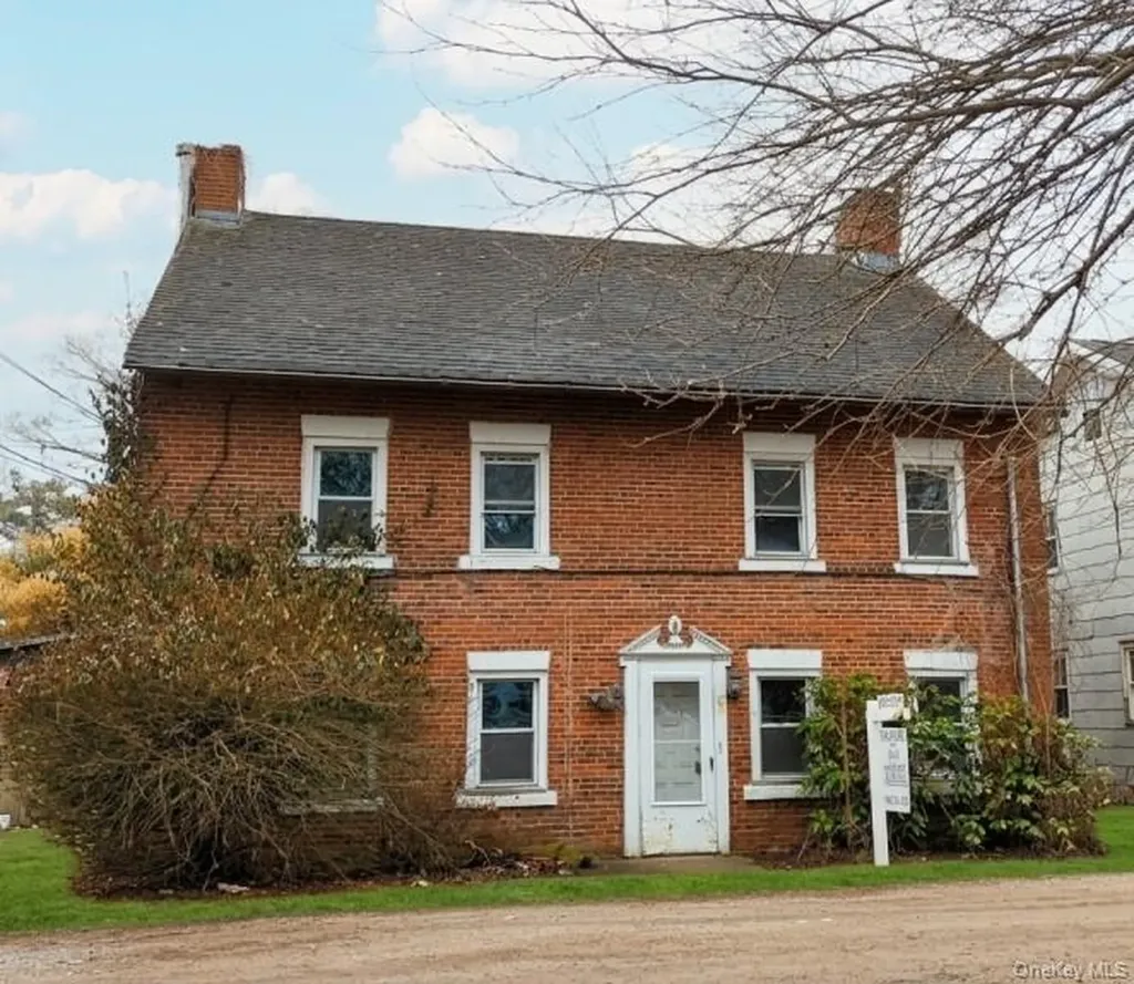 4 The Lane Somers NY 10589