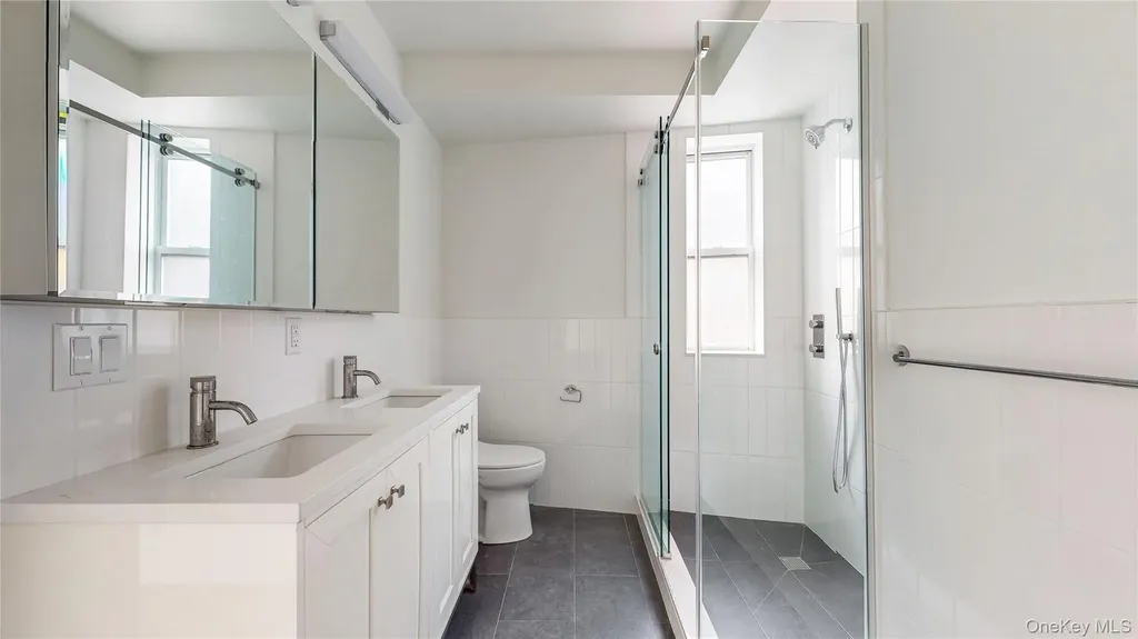 148-09 Northern Boulevard Flushing NY 11354