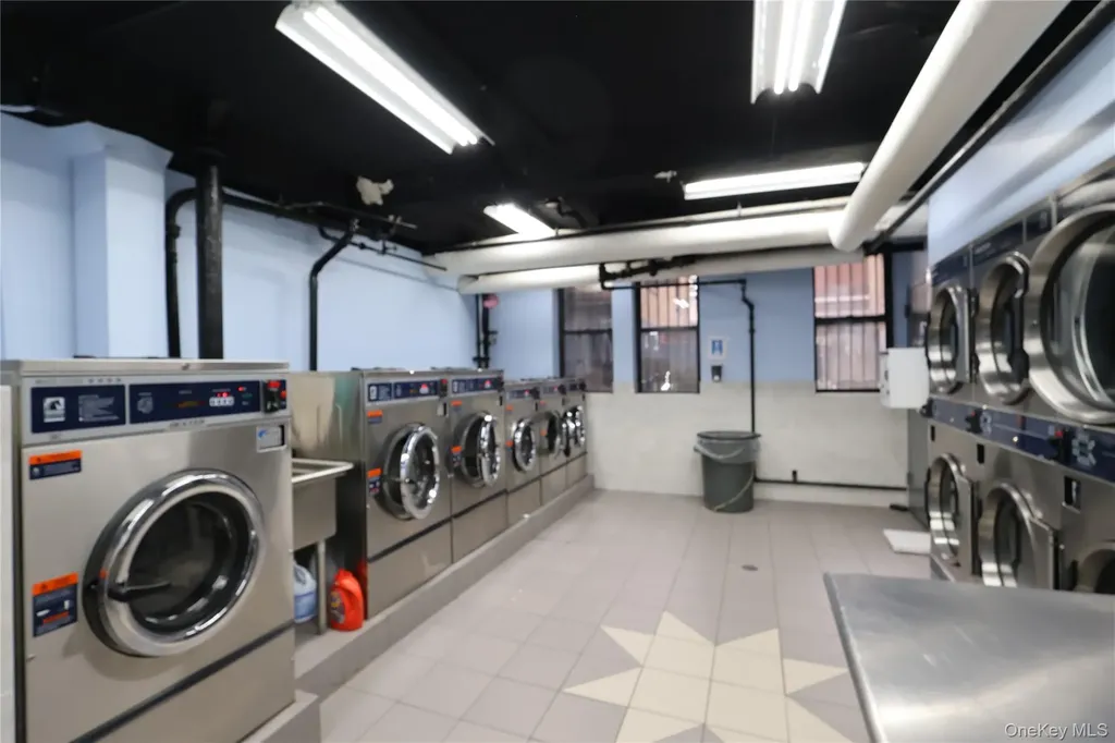 148-09 Northern Boulevard Flushing NY 11354