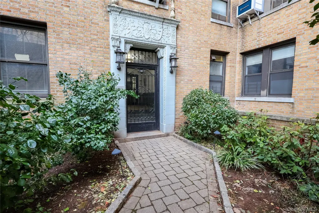 148-09 Northern Boulevard Flushing NY 11354