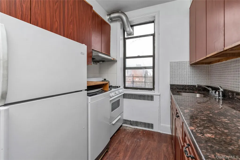 33-38 Parsons Boulevard Flushing NY 11354