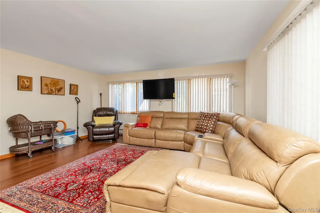 51-10 Douglaston Parkway Douglaston NY 11362