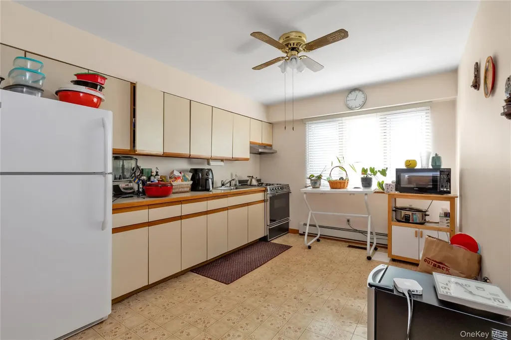 51-10 Douglaston Parkway Douglaston NY 11362