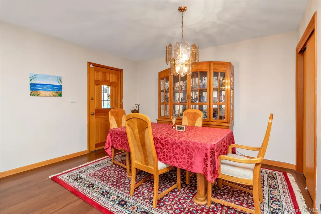 51-10 Douglaston Parkway Douglaston NY 11362