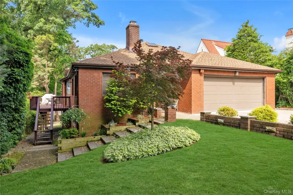 51-10 Douglaston Parkway Douglaston NY 11362