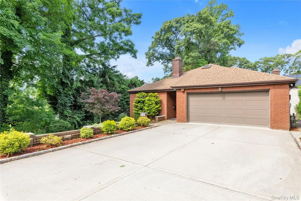 51-10 Douglaston Parkway Douglaston NY 11362