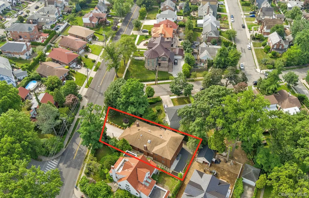 51-10 Douglaston Parkway Douglaston NY 11362