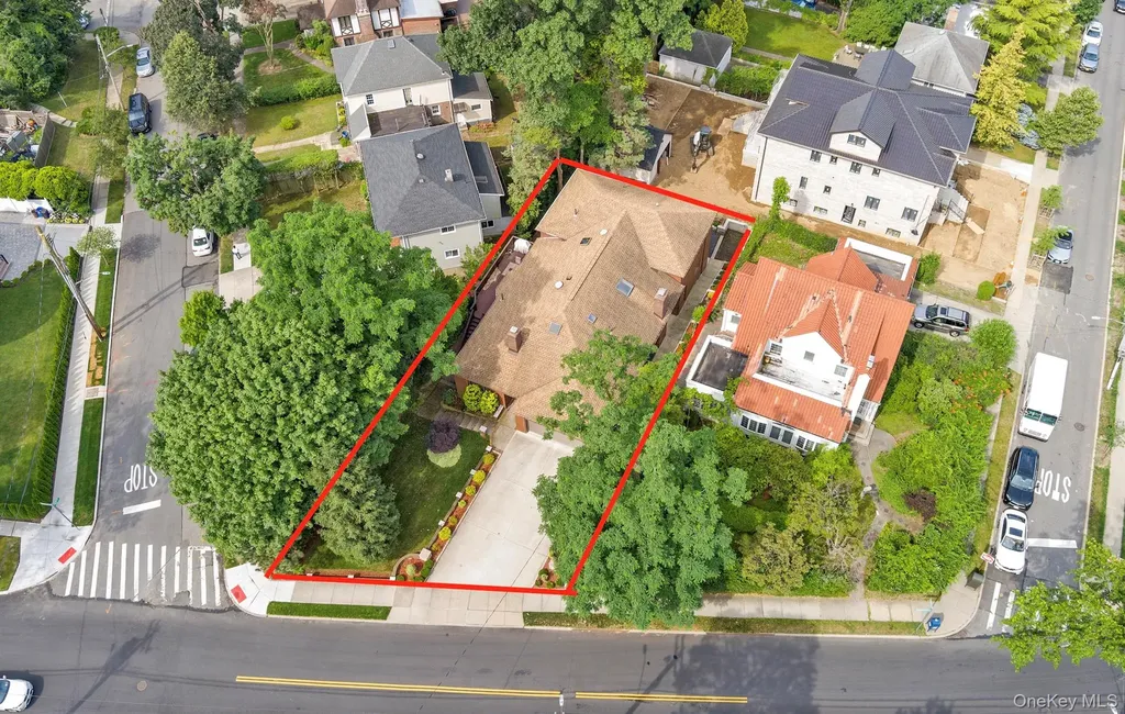 51-10 Douglaston Parkway Douglaston NY 11362