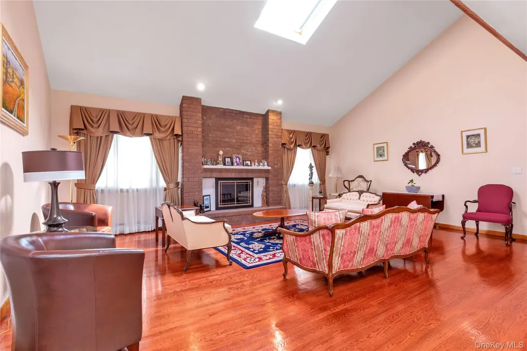 51-10 Douglaston Parkway Douglaston NY 11362