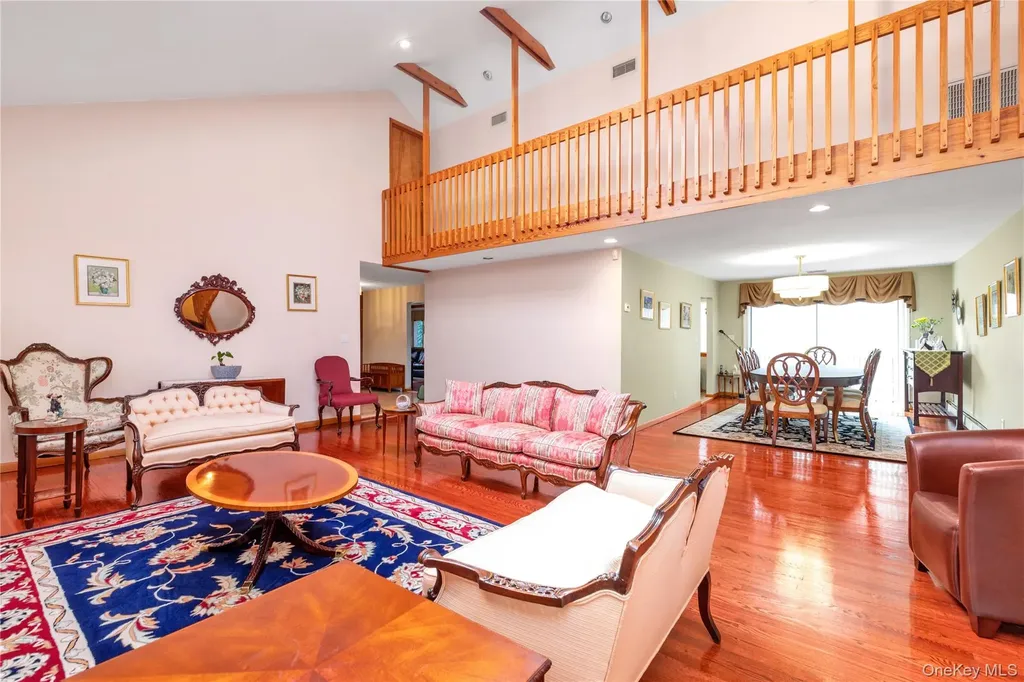 51-10 Douglaston Parkway Douglaston NY 11362