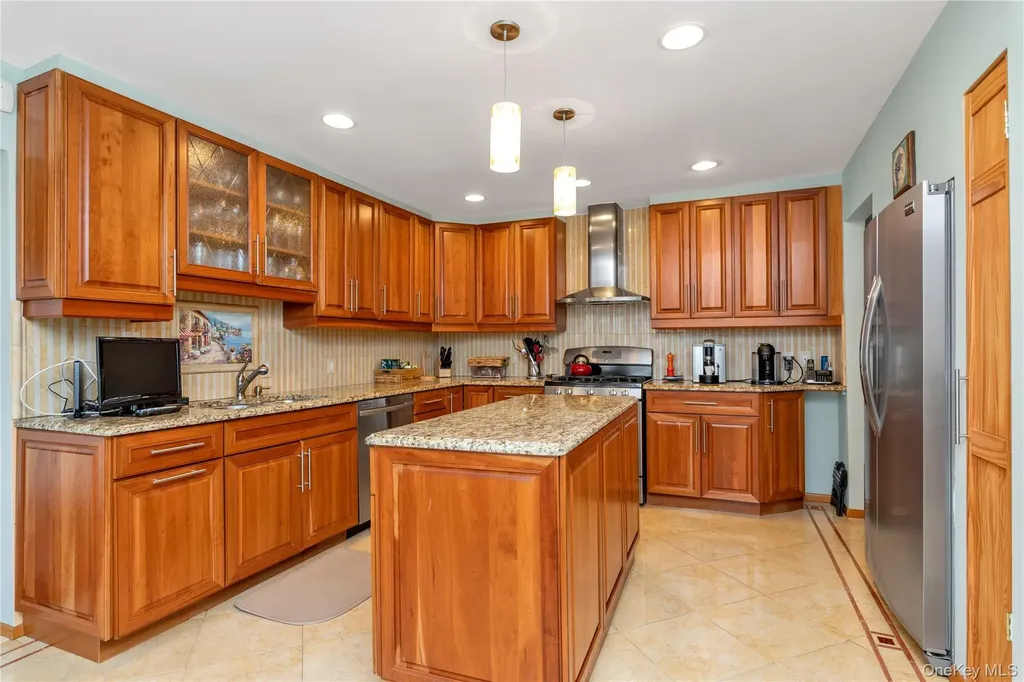 51-10 Douglaston Parkway Douglaston NY 11362