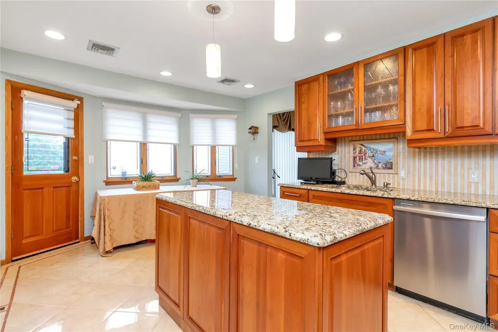 51-10 Douglaston Parkway Douglaston NY 11362