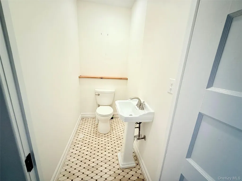 34 Maple Avenue Northport NY 11768