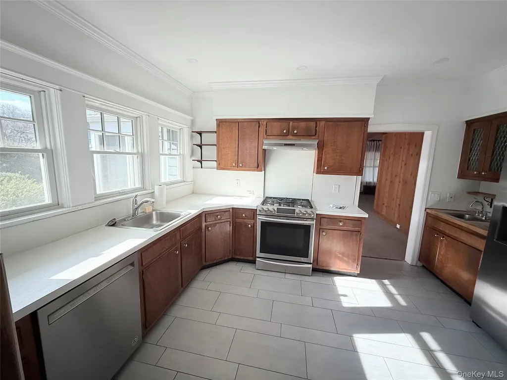 34 Maple Avenue Northport NY 11768