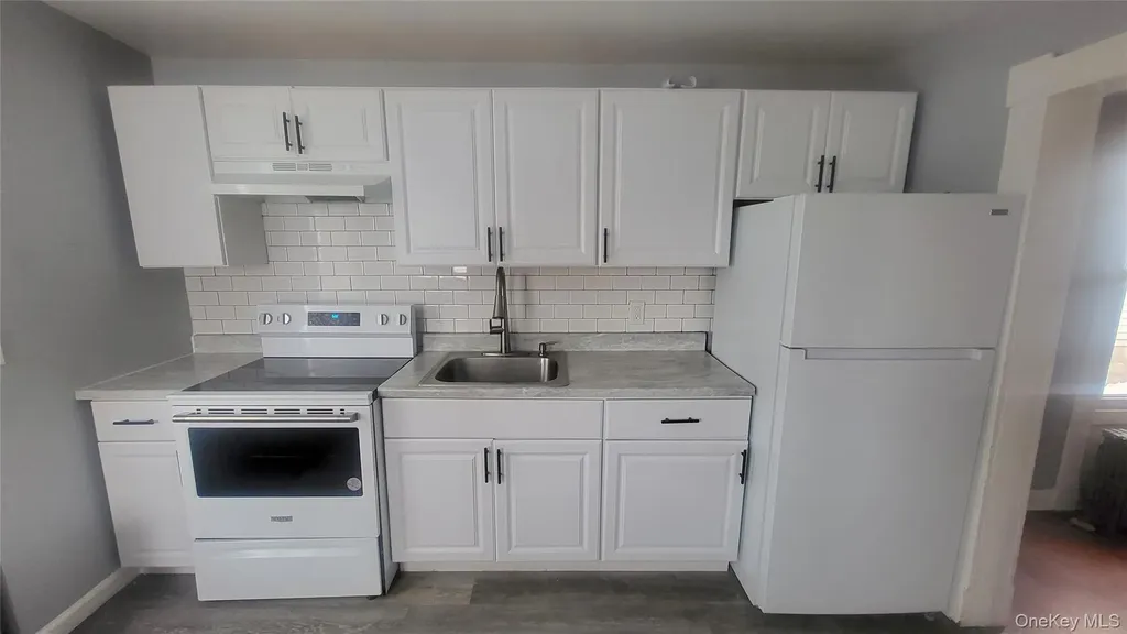 164 Thompson Street Poughkeepsie NY 12601
