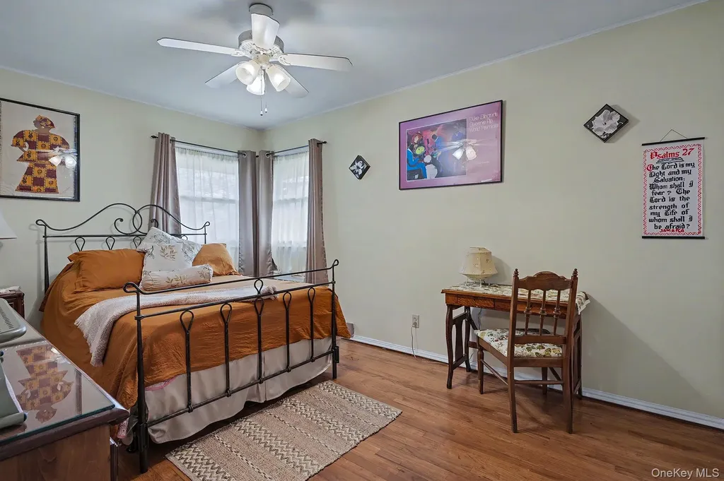 24 Cedar Road Westbury NY 11590