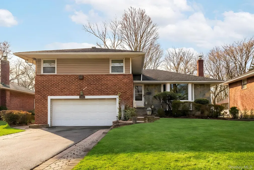 24 Cedar Road Westbury NY 11590