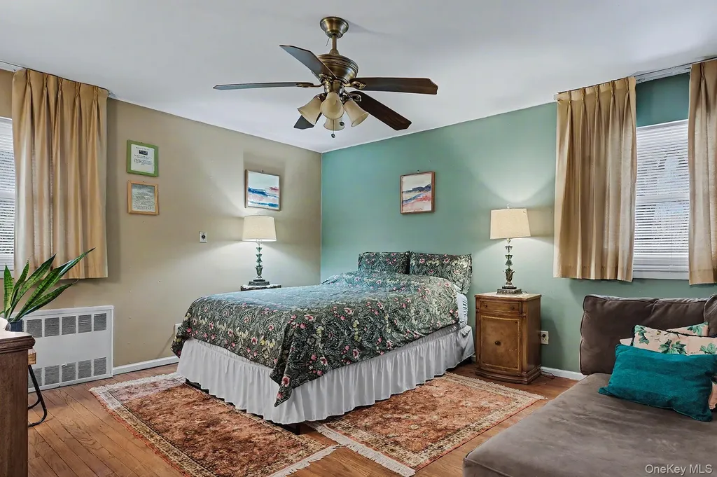 24 Cedar Road Westbury NY 11590