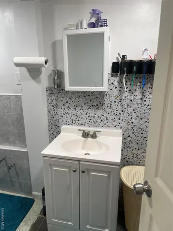 137-15 220th Place Laurelton NY 11413