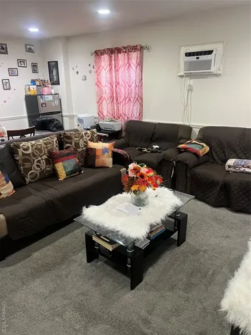137-15 220th Place Laurelton NY 11413