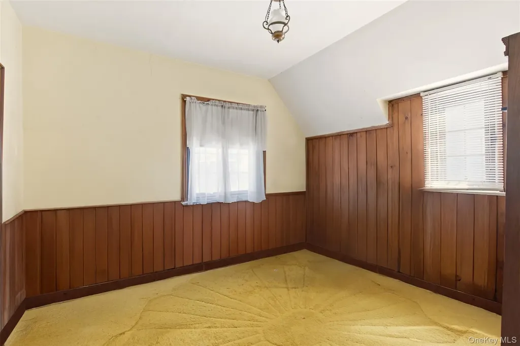54 Summit Drive Manhasset NY 11030