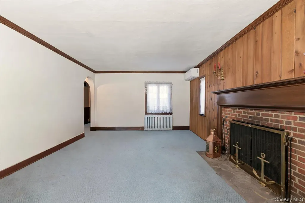 54 Summit Drive Manhasset NY 11030