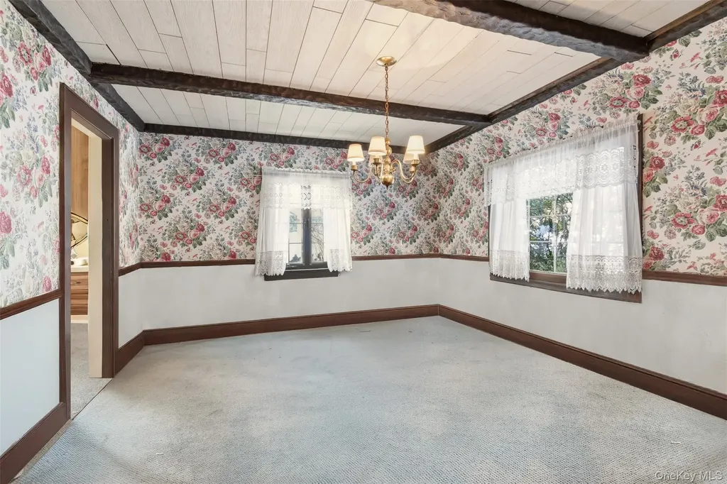 54 Summit Drive Manhasset NY 11030