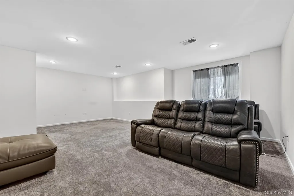 76 Magnolia Park Road Middletown NY 10940