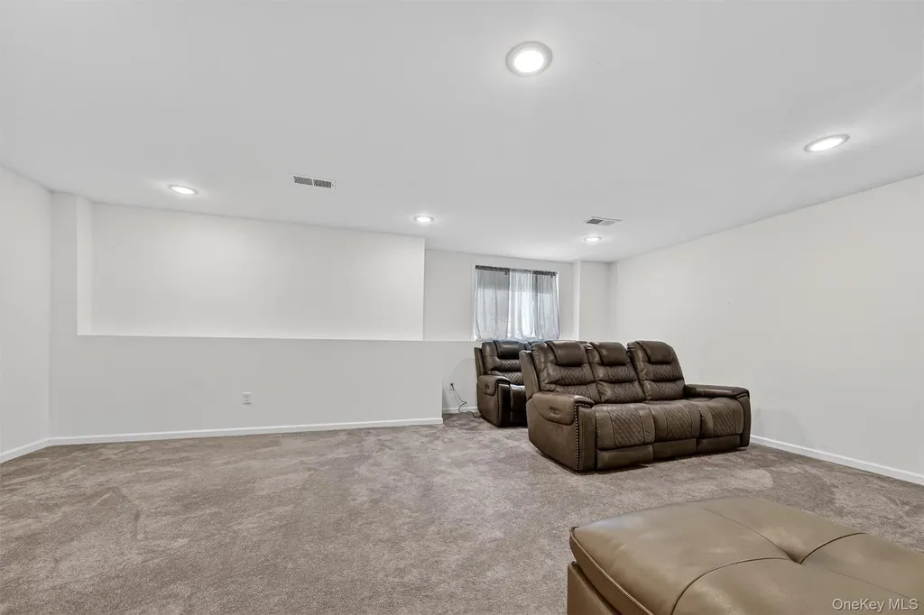 76 Magnolia Park Road Middletown NY 10940