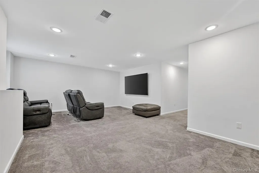 76 Magnolia Park Road Middletown NY 10940