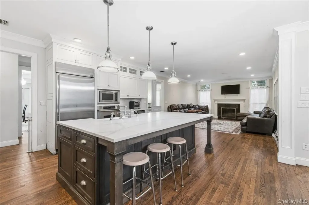 21 Astor Avenue Saint James NY 11780
