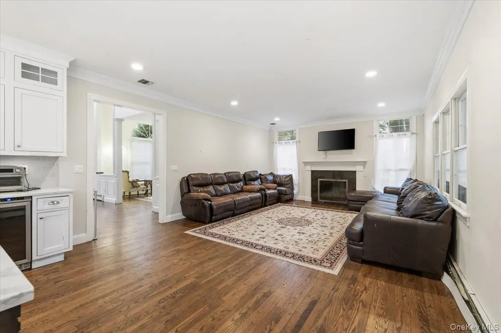 21 Astor Avenue Saint James NY 11780
