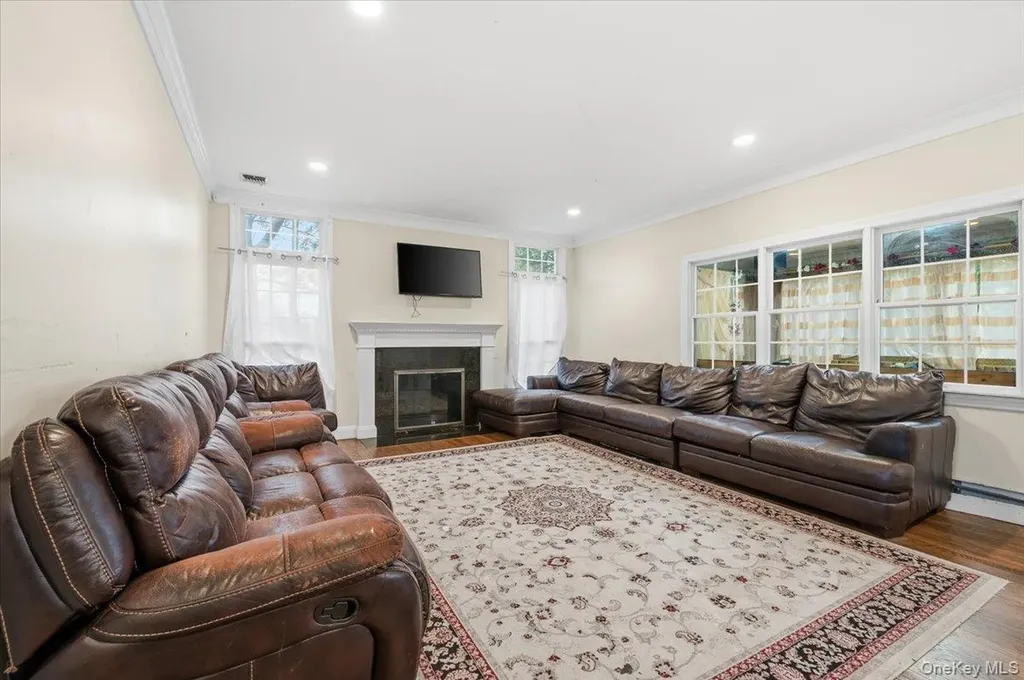 21 Astor Avenue Saint James NY 11780