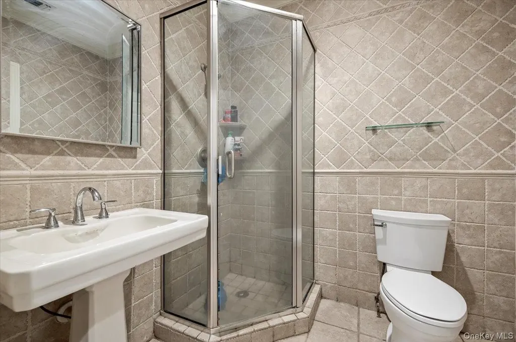 21 Astor Avenue Saint James NY 11780