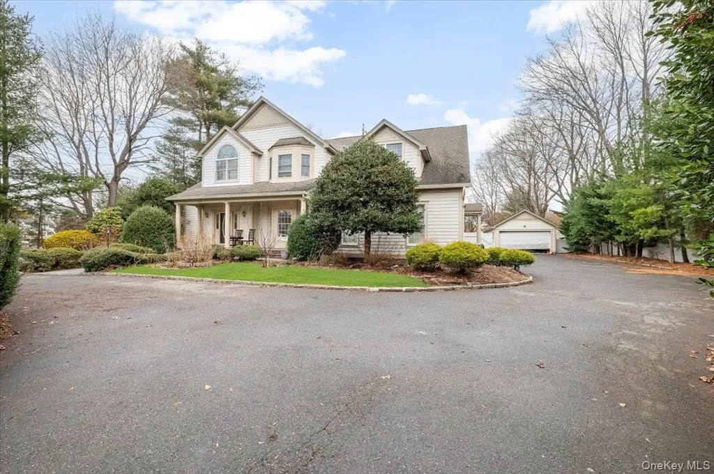 21 Astor Avenue Saint James NY 11780