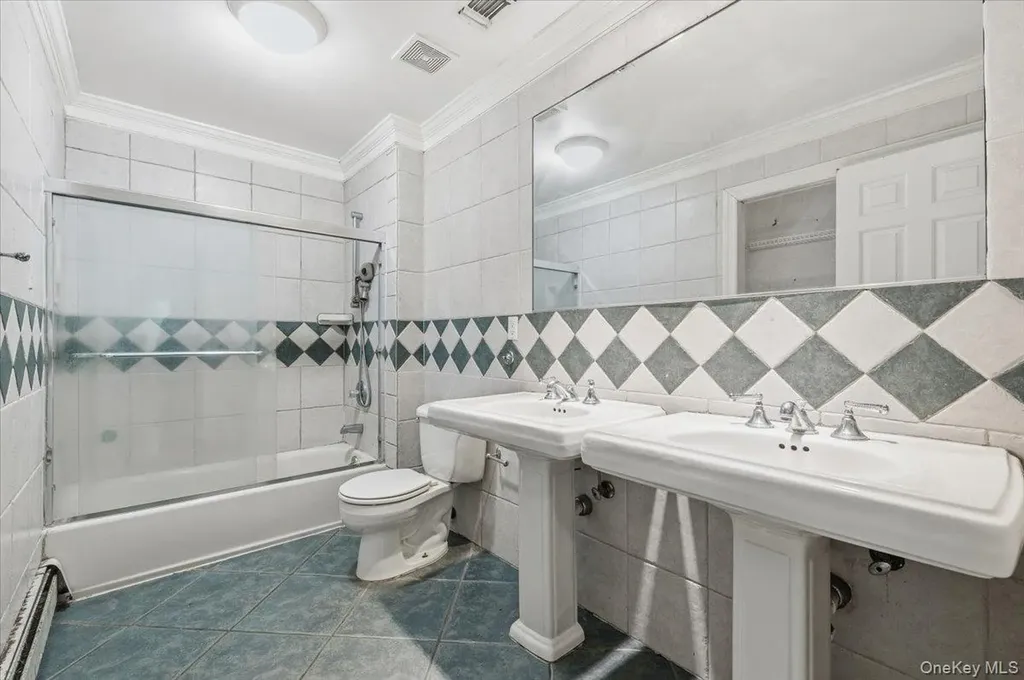 21 Astor Avenue Saint James NY 11780