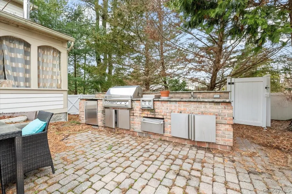 21 Astor Avenue Saint James NY 11780