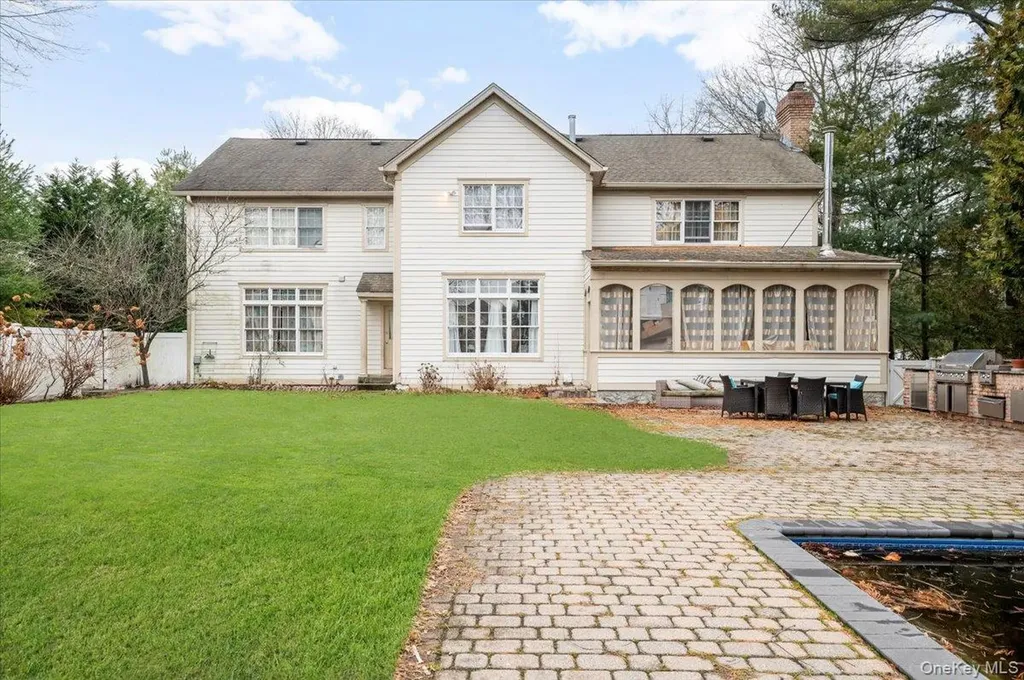 21 Astor Avenue Saint James NY 11780