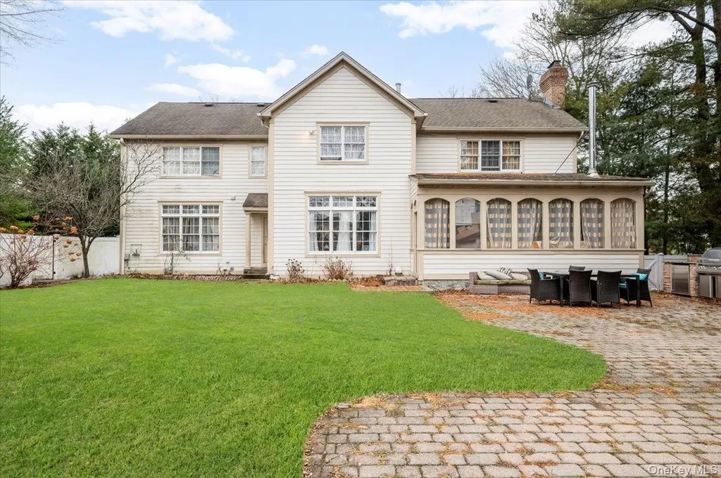 21 Astor Avenue Saint James NY 11780