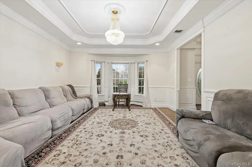 21 Astor Avenue Saint James NY 11780